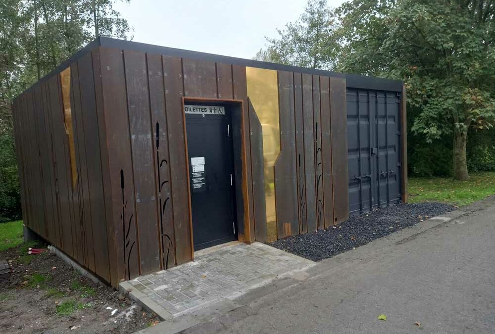 Toilettes publiques et d’espace de rangement